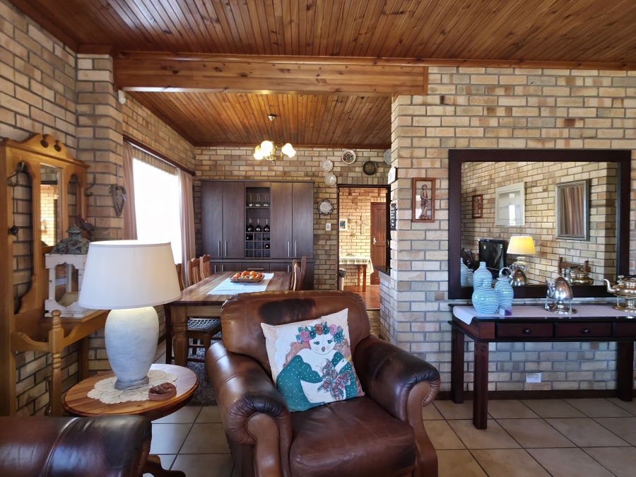 4 Bedroom Property for Sale in Noorsekloof Eastern Cape